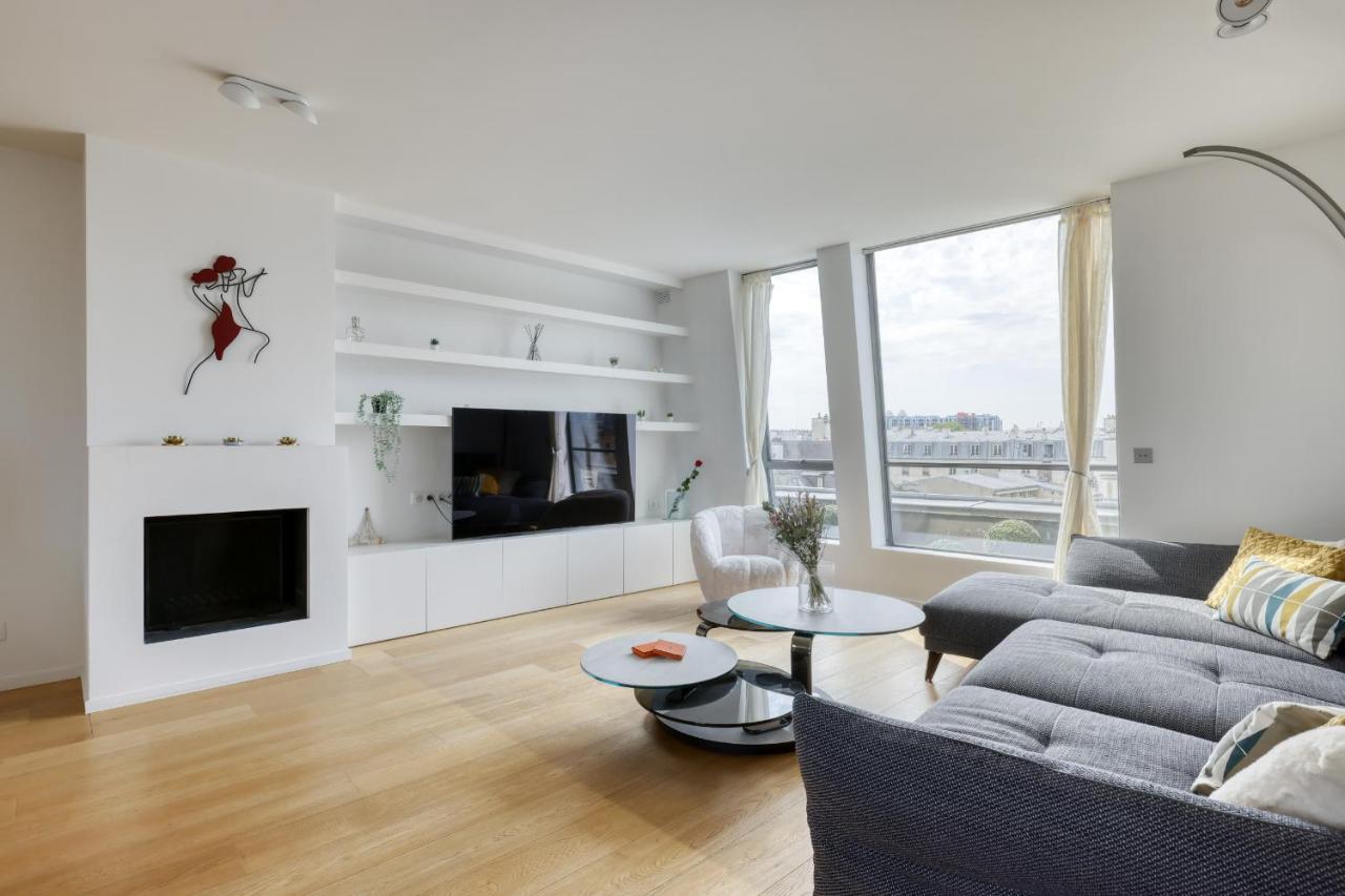 Luxury Penthouse With A/c Terrace & View-le Marais *