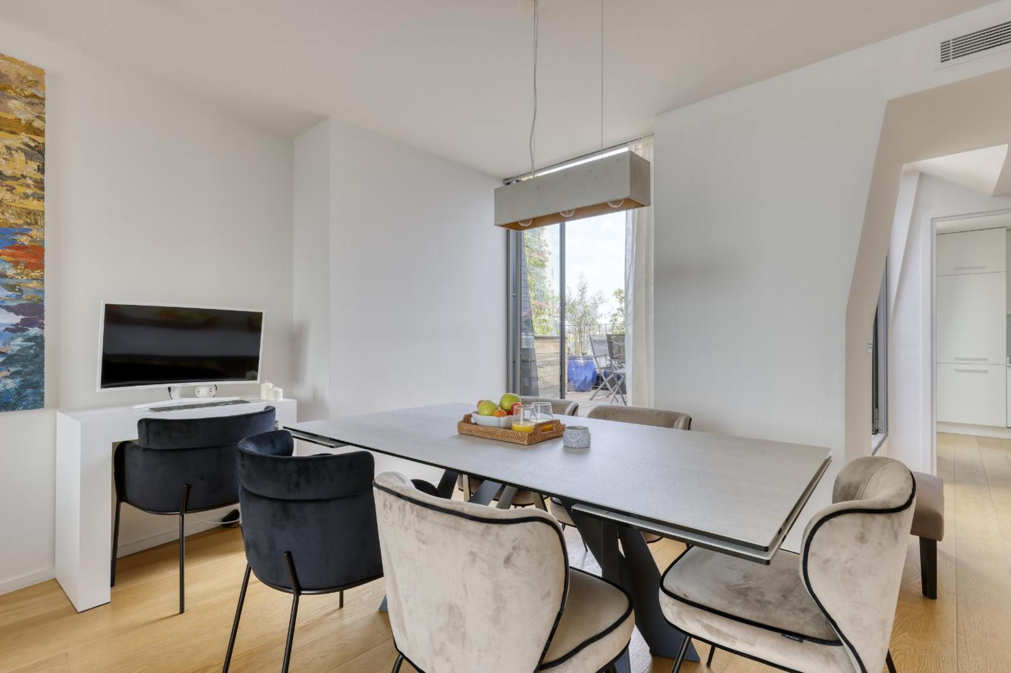 Luxury Penthouse With A/c Terrace & View-le Marais Appartamento Parigi