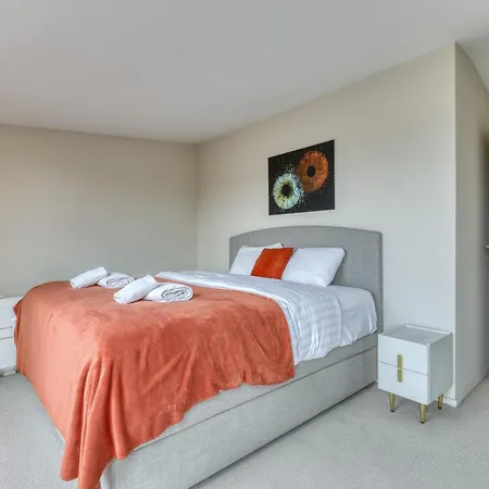 Luxury Penthouse With A/c Terrace & View-le Marais Parigi