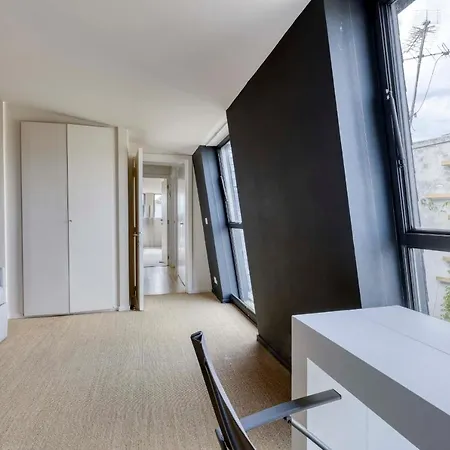 Luxury Penthouse With A/c Terrace & View-le Marais Parigi